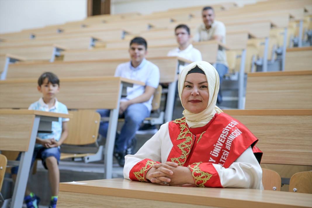 Konya’da avukatları beğenmeyip hukuk bitiren anne Türkiye’de gündem oldu 6